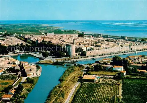 AK / Ansichtskarte Aigues Mortes_Gard Vue aerienne Aigues Mortes Gard