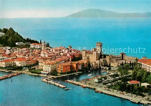 AK / Ansichtskarte Sirmione_Lago_di_Garda Panorama dall aereo Sirmione_Lago_di_Garda