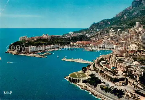 AK / Ansichtskarte Monte Carlo Le Port et le Rocher de Monaco Fliegeraufnahme Monte Carlo