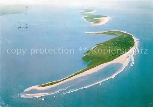 AK / Ansichtskarte Wangerooge_Nordseebad mit Inseln Spiekeroog und Langeoog und Festland Fliegeraufnahme aus 2500 m Hoehe Wangerooge_Nordseebad