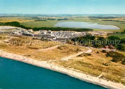 AK / Ansichtskarte Weissenhaeuser_Strand Das neue Feriendorf ohne Hochhaeuser in der Hohwachter Bucht Fliegeraufnahme Weissenhaeuser_Strand