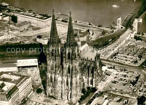 AK / Ansichtskarte Koeln_Rhein Dom Fliegeraufnahme Koeln_Rhein