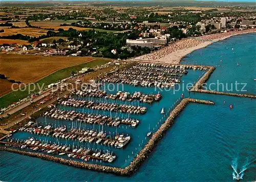 AK / Ansichtskarte Groemitz_Ostseebad Fliegeraufnahme mit Yachthafen Groemitz_Ostseebad