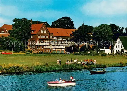 AK / Ansichtskarte Schwabstedt Hotel Zur Treene Bootspartie Schwabstedt