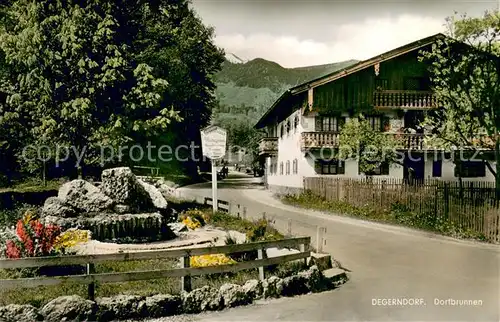 AK / Ansichtskarte Degerndorf_Inn Dorfpartie am Dorfbrunnen Degerndorf Inn