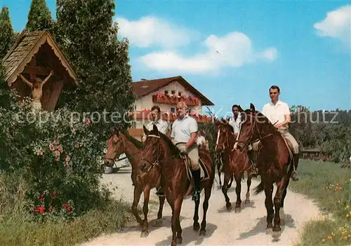 AK / Ansichtskarte Kronberg_Hoeslwang Fremdenheim Gut Kronberg Reitstall Ausritt Kronberg Hoeslwang