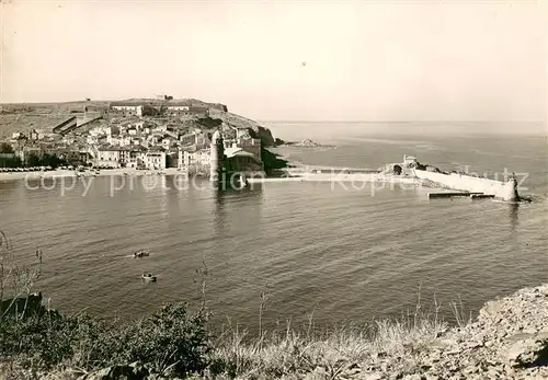 AK / Ansichtskarte Collioure La ville et la rade Collioure