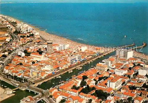 AK / Ansichtskarte Palavas les Flots_Herault Vue aerienne sur la Ville Sur la Rive droite Le nouveau Casino Palavas les Flots_Herault