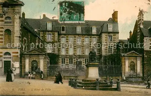 AK / Ansichtskarte Vire_Calvados Hotel de Ville Monument Vire Calvados