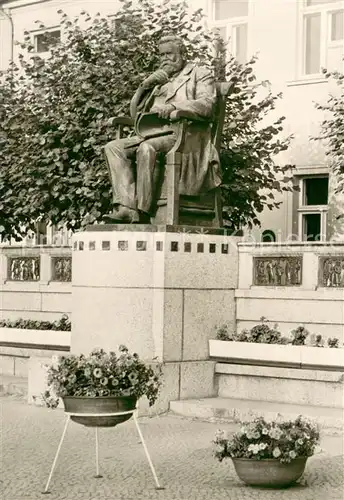 AK / Ansichtskarte Stavenhagen Fritz Reuter Denkmal Stavenhagen