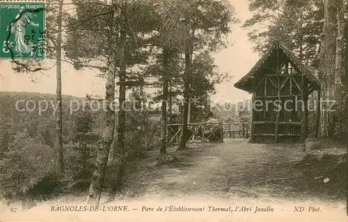 AK / Ansichtskarte Bagnoles de l_Orne Parc de l Etablissement Thermal l Abri Janolin Bagnoles de l_Orne