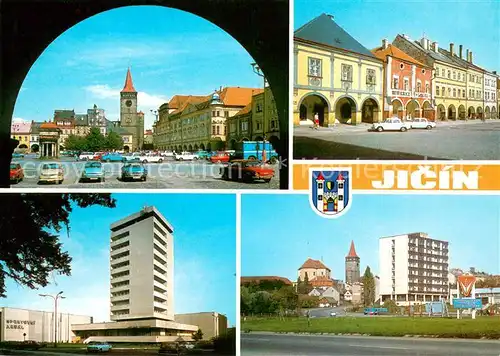 Jicin Gottwaldovo namesti se zamkem a Valdickou branou Historicke domy na Gottwaldova namesti Hotel Start Budova okresniho soudu Jicin