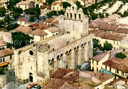 AK / Ansichtskarte Saintes Maries de la Mer La Basilique fortifiee Saintes Maries de la Mer