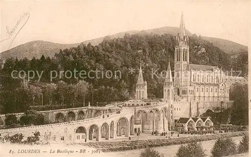 AK / Ansichtskarte Lourdes_Hautes_Pyrenees La Basilique Lourdes_Hautes_Pyrenees