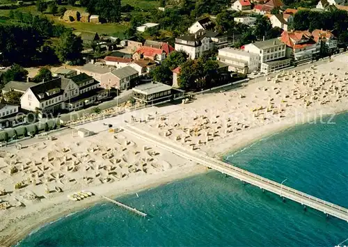 AK / Ansichtskarte Niendorf_Ostseebad Fliegeraufnahme Strand Niendorf_Ostseebad