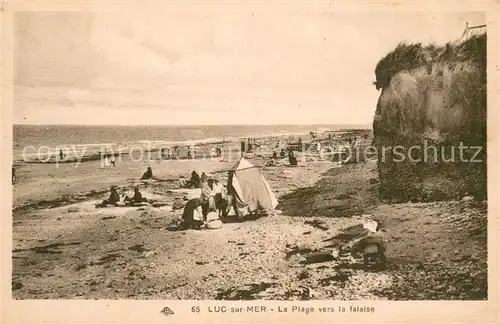 AK / Ansichtskarte Luc sur Mer La plage vers la falaise Luc sur Mer