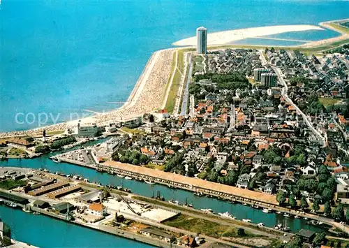 AK / Ansichtskarte Buesum_Nordseebad Fliegeraufnahme mIt Strand Buesum_Nordseebad