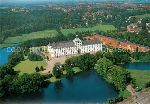 AK / Ansichtskarte Schleswig_Holstein Schloss Gottorp Schleswig Holsteinisches Landesmuseum Fliegeraufnahme Schleswig_Holstein