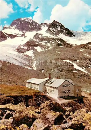 AK / Ansichtskarte Wiesbadener_Huette mit Piz Buin Silvretta Wiesbadener_Huette