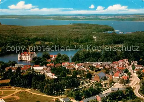 AK / Ansichtskarte Gluecksburg_Ostseebad Fliegeraufnahme mit Schloss Gluecksburg_Ostseebad