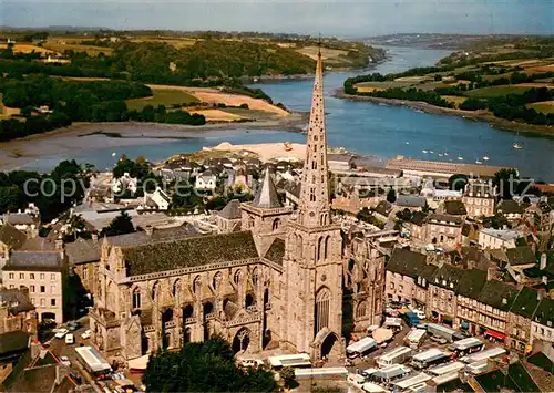 AK / Ansichtskarte Treguier_Cotes_d_Armor La cathedrale XVe siecle vue aerienne Treguier_Cotes_d_Armor