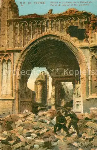 AK / Ansichtskarte Ypres_Ypern_Ieper Portail et Interieur de la Cathedrale 