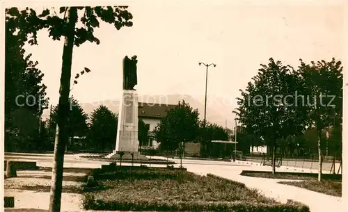 AK / Ansichtskarte Annemasse Square Monument aux Morts et le Saleve Annemasse