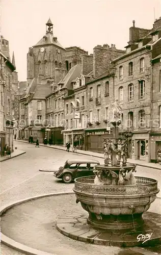 AK / Ansichtskarte Guingamp_22 Fontaine de la Pompe et Place du Centre Epoque Renaissance 