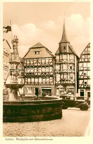 AK / Ansichtskarte Fritzlar Marktplatz mit Rolandsbrunnen Fritzlar