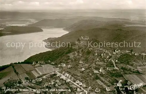 AK / Ansichtskarte Waldeck_Edersee mit Schloss und Edersee Waldeck Edersee