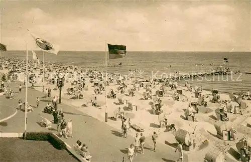 AK / Ansichtskarte Dahme_Ostseebad_Holstein Strand mit Seebruecke 