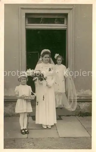 AK / Ansichtskarte Sinzig Hochzeitsfoto mit Braut und Brautjungfern Sinzig