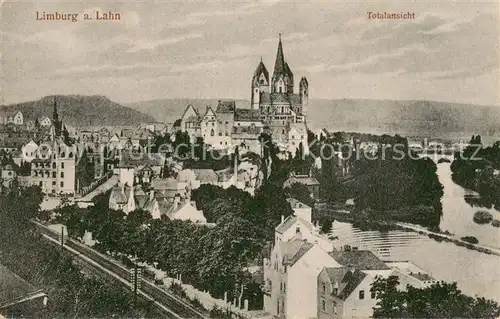 AK / Ansichtskarte Limburg_Lahn Totalansicht mit Blick zum Dom Limburg_Lahn