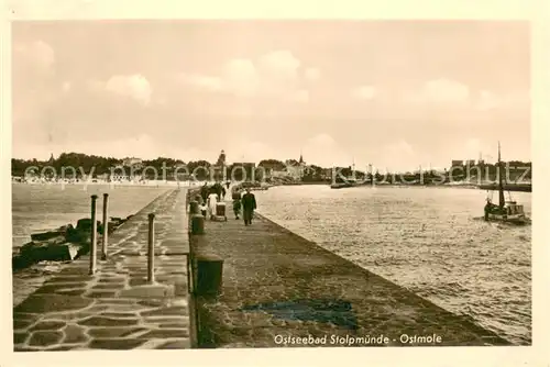 AK / Ansichtskarte Stolpmuende_Ustka_Ostseebad_Pommern Ostmole 