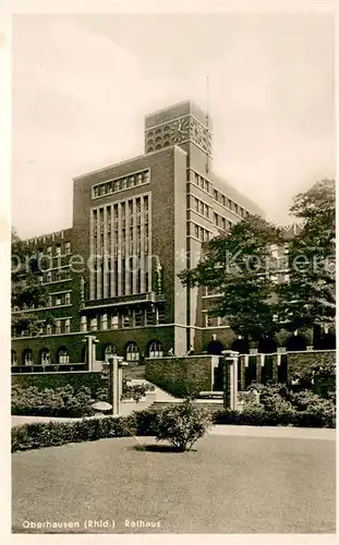 AK / Ansichtskarte Oberhausen Rathaus mit Gruenanlagen Oberhausen