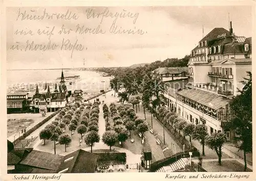 AK / Ansichtskarte Heringsdorf_Ostseebad_Usedom Kurplatz und Seebruecken Eingang Heringsdorf_Ostseebad