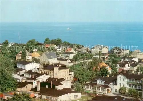 AK / Ansichtskarte Sassnitz_Ostseebad_Ruegen Teilansicht mit Blick auf die Ostsee Sassnitz_Ostseebad_Ruegen