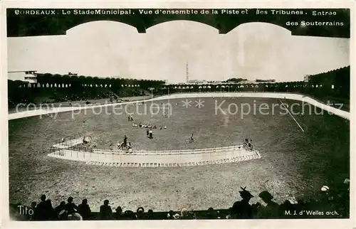 AK / Ansichtskarte Bordeaux_33 Le Stade Municipal Vue densemble de la Piste et les Tribunes 