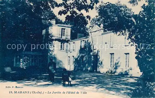 AK / Ansichtskarte Marans_Charente Maritime Le Jardin de l Hotel de Ville Marans Charente Maritime