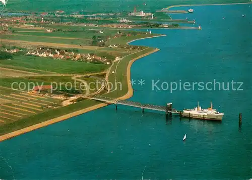 AK / Ansichtskarte Brunsbuettel Elbefaehre Cuxhafen Brunsbuettel Faehrschiff Schleswig Holstein am Anleger Brunsbuettel Fliegeraufnahme Brunsbuettel