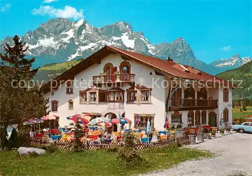 AK / Ansichtskarte Mittenwald_Bayern Hotel Toni Hof Aussenansicht m. Terrasse Mittenwald Bayern