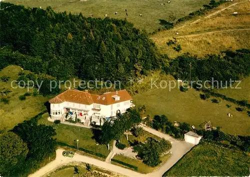 AK / Ansichtskarte Nieheim Cafe Hotel Restaurant Berghof Fliegeraufnahme Nieheim