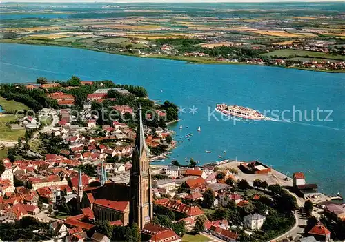 AK / Ansichtskarte Schleswig_Schlei Fliegeraufnahme mit Kirche und Faehre Schleswig_Schlei