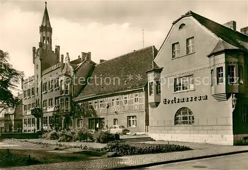 AK / Ansichtskarte Bitterfeld Rathaus und Kreismuseum Bitterfeld