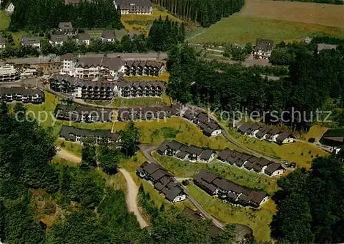 AK / Ansichtskarte Neuastenberg Dorint Ferienpark Winterberg Neuastenberg Fliegeraufnahme Neuastenberg