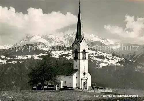 AK / Ansichtskarte Ladir Kirche mit Signinagruppe Ladir