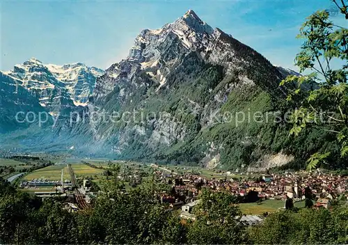 AK / Ansichtskarte Naefels mit Glaernisch Rautispitz und Bruennelistock Naefels