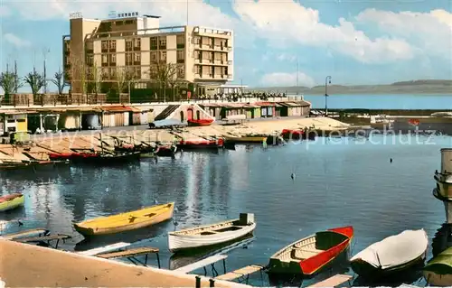 AK / Ansichtskarte Neuchatel_NE Le port et lHotel Beaulac Neuchatel NE