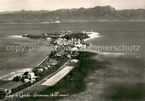 AK / Ansichtskarte Sirmione_Lago_di_Garda Fliegeraufnahme Sirmione_Lago_di_Garda