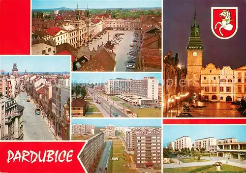 AK / Ansichtskarte Pardubice_Pardubitz_CZ Pernstynovo namesti Zelena brana a stity historickych domu za nochniho osvetleni Trida Miru v pozadi Zelena brana Budovy Chemie a Plynostavu Sidliste Polabiny Obchodni stredisko na sidlisti 